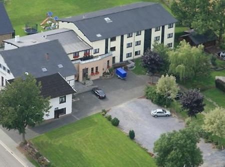 Hotel Zum Buchenberg St. Vith Екстер'єр фото
